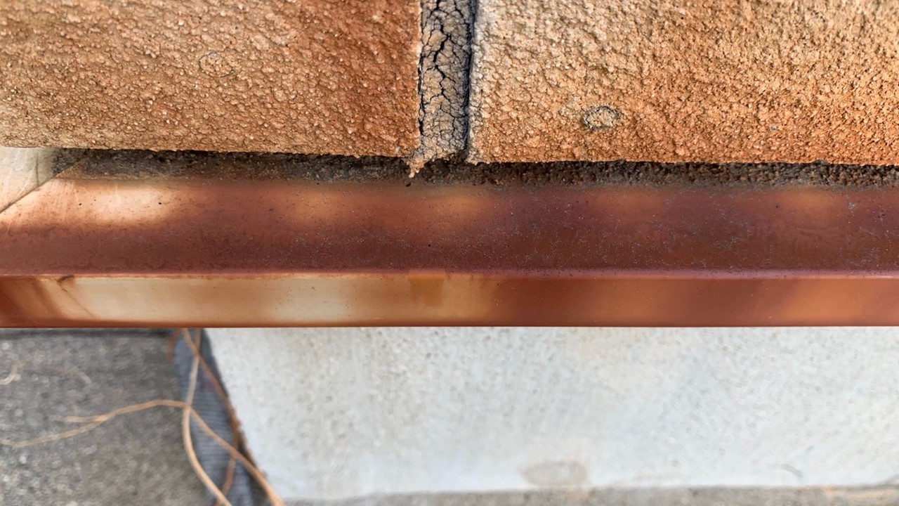 外壁塗装の状態セルフチェック方法⑤目視でチェック…金属部分の赤サビ・白サビ