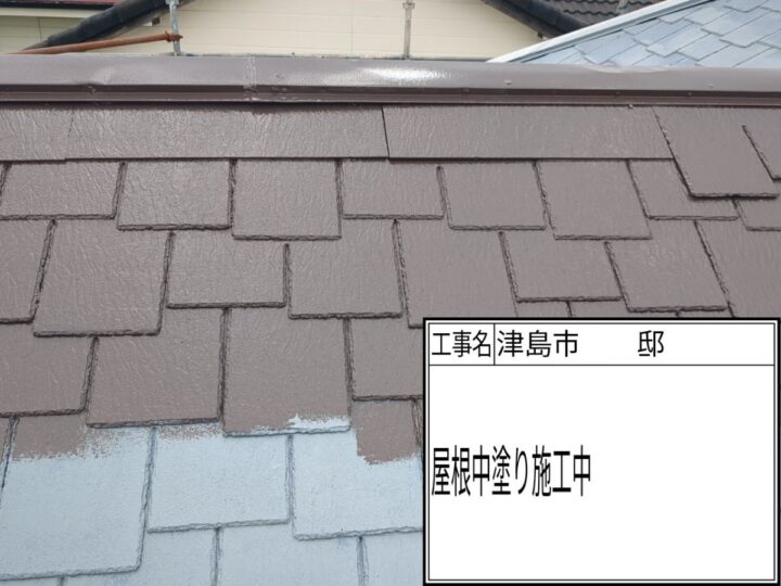 屋根塗装（中塗り）