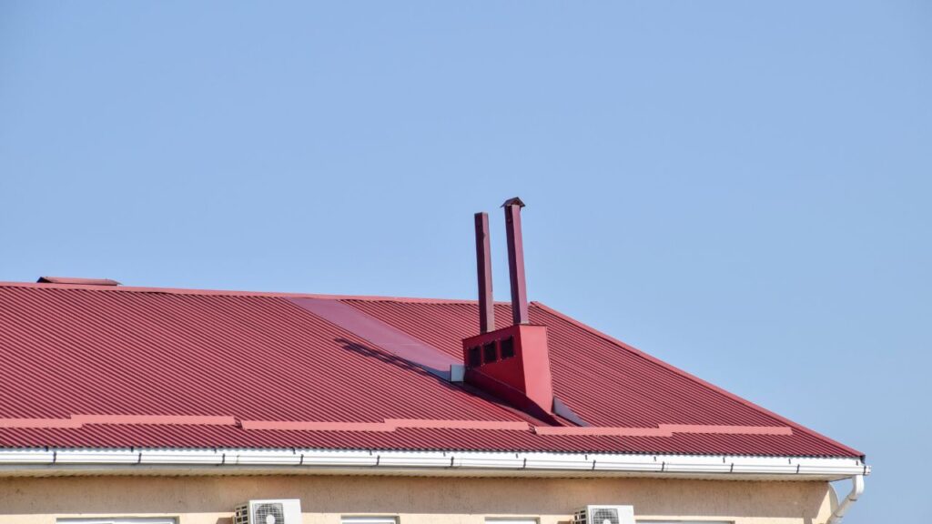 倉庫の雨漏り修理「屋根の張り替え」②波形スレート屋根