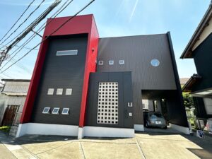 アステックペイント チャコール｜｜施工事例｜【一宮市・弥富市】外壁塗装と屋根塗装の川洋建装｜プロタイムズ【愛知県施工実績第1位】