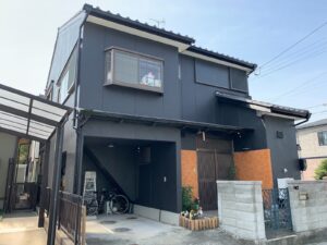 アステックペイント チャコール｜｜施工事例｜【一宮市・弥富市】外壁塗装と屋根塗装の川洋建装｜プロタイムズ【愛知県施工実績第1位】