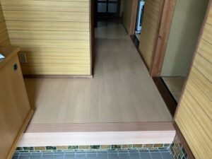 桑名市長島町Ｋ様邸：リフォーム工事：玄関ホール床増貼り