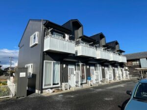 愛西市見越町アパートR様:外壁塗装工事:シリコンREVO1000-IR(遮熱)