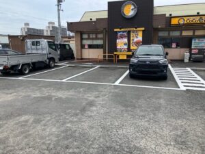 津島市金柳町Ｃ店様：店舗修繕工事：駐車場区画線引き