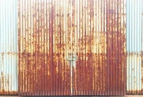 壁が老朽化している写真